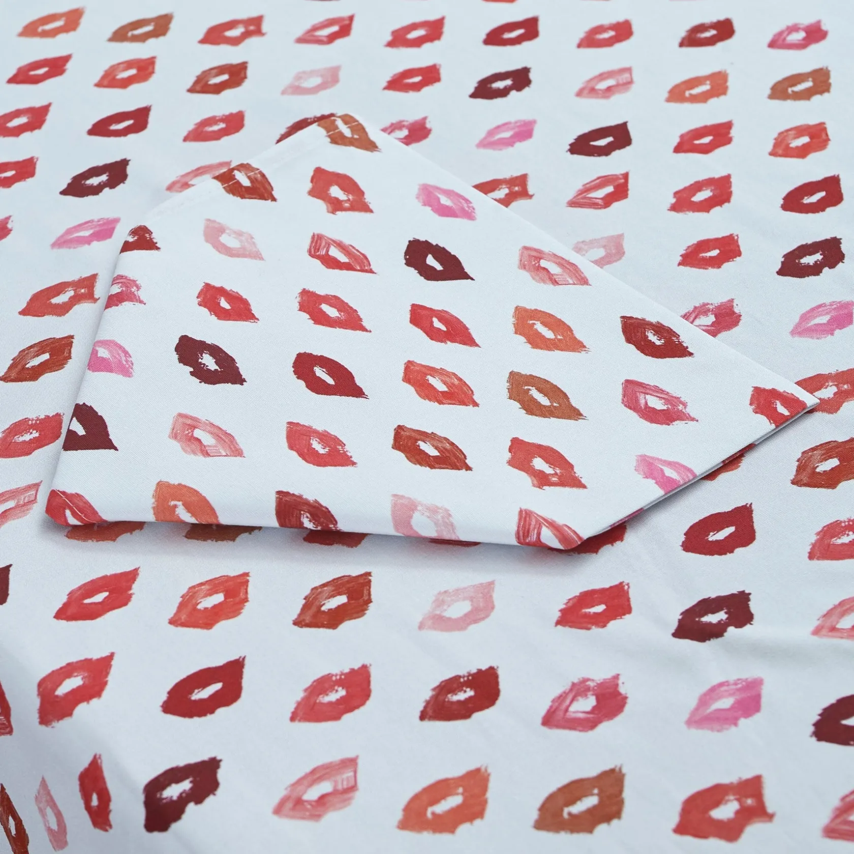Lipstick Stain Tablecloth|Chefanie Best